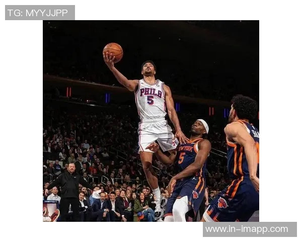 格莱姆斯外线火力全开13投7中三分精准6中4独揽22分助攻抢断齐飞