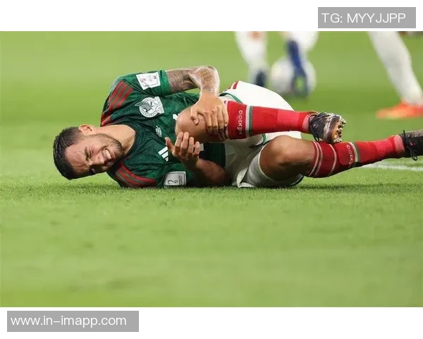 内马尔拼尽全力带伤出战90分钟赛后紧急冰敷膝盖伤处 内马尔拼尽全力带伤出战90分钟赛后紧急冰敷膝盖伤处